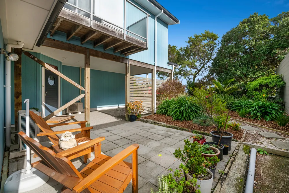 Photos of 25 Moffat Road