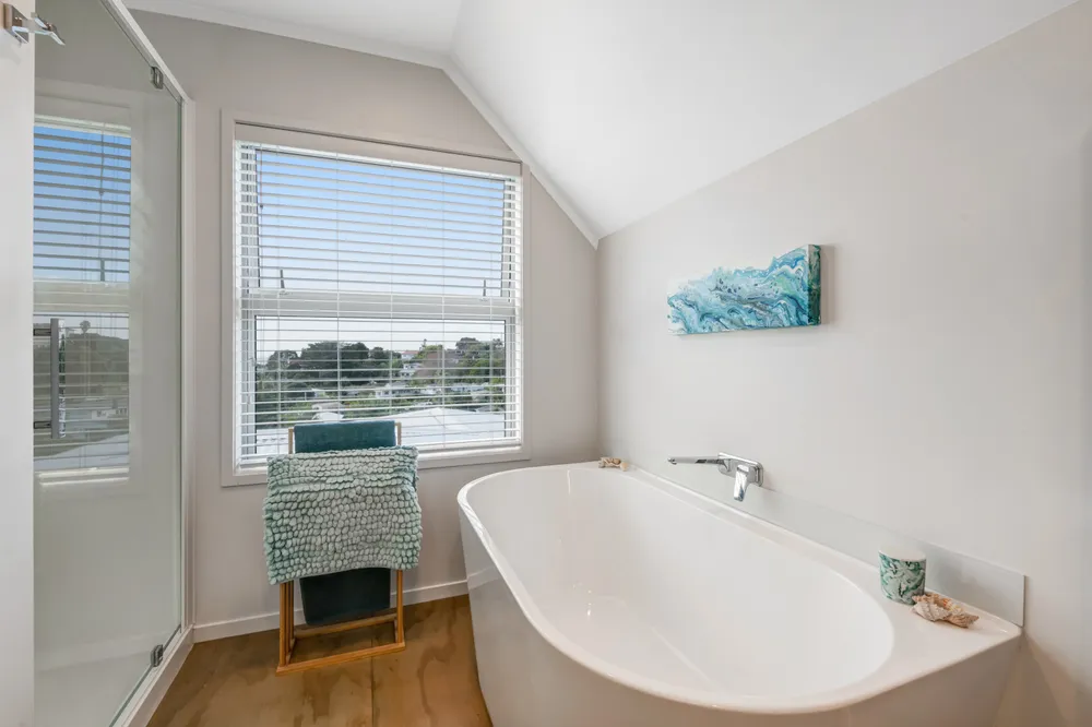 Photos of 25 Moffat Road