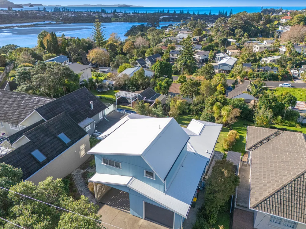 Photos of 25 Moffat Road