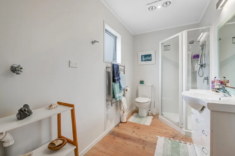 Photos of 25 Moffat Road