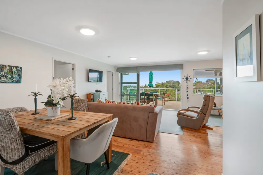 Photos of 25 Moffat Road