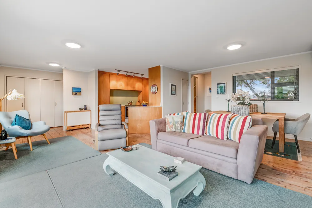 Photos of 25 Moffat Road