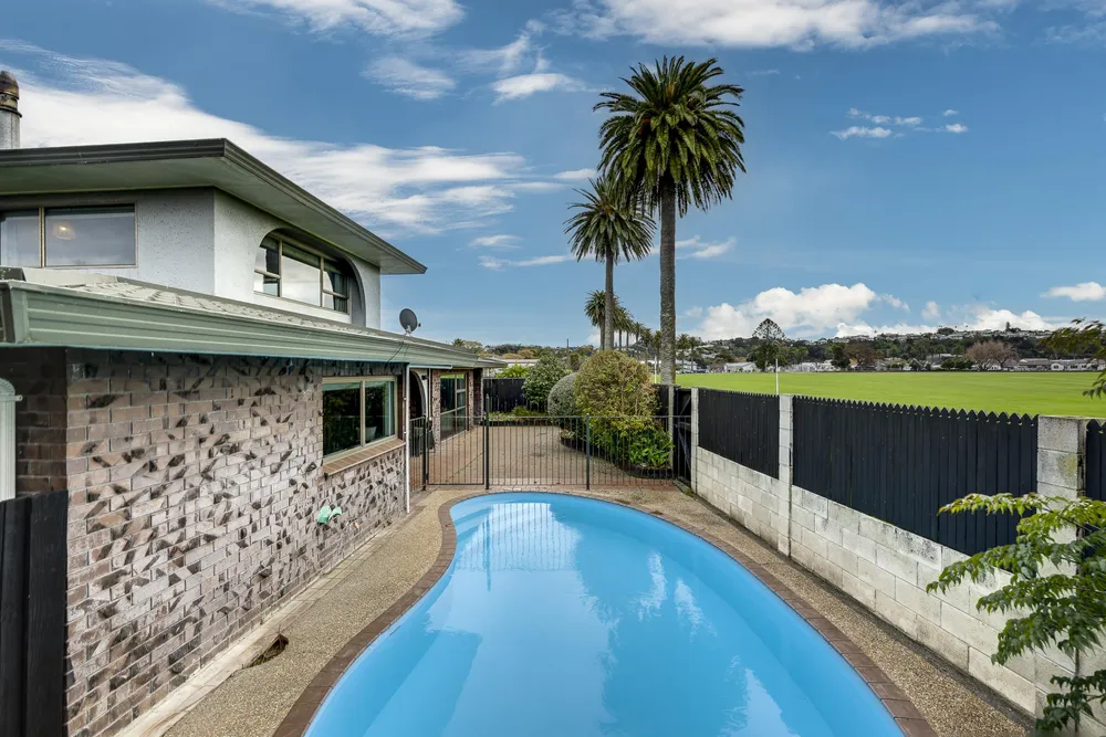 Photos of 57a McDonald Street