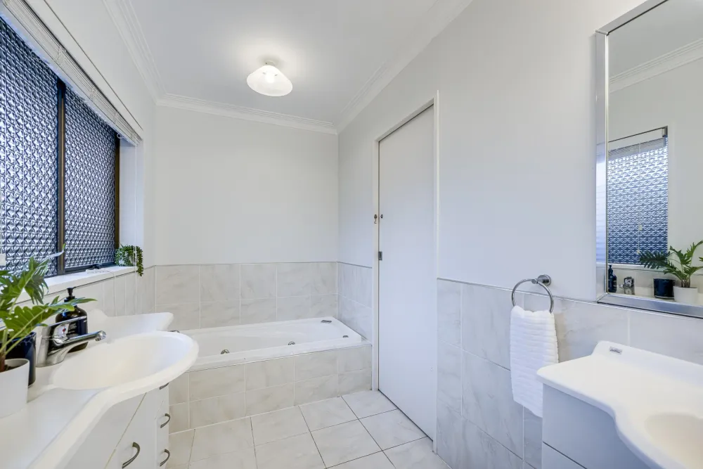 Photos of 57a McDonald Street