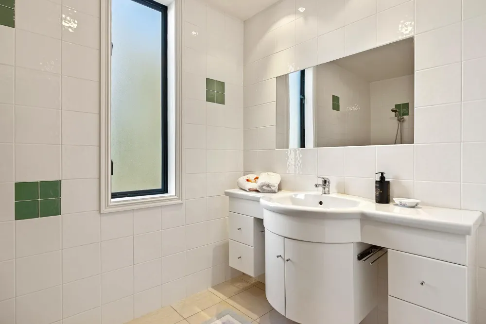 Photos of 131 Mount Thomas Road