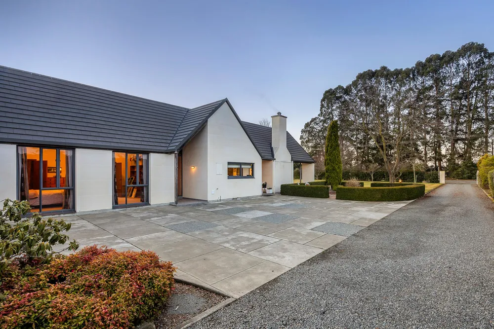 Photos of 131 Mount Thomas Road