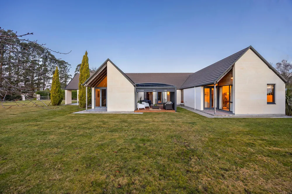 Photos of 131 Mount Thomas Road