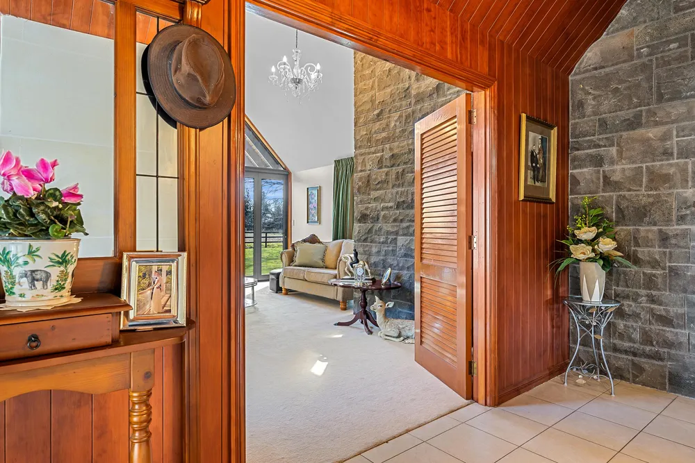 Photos of 131 Mount Thomas Road