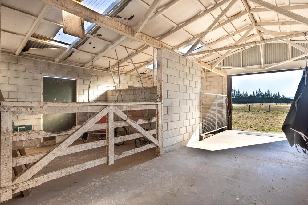 Photos of 131 Mount Thomas Road