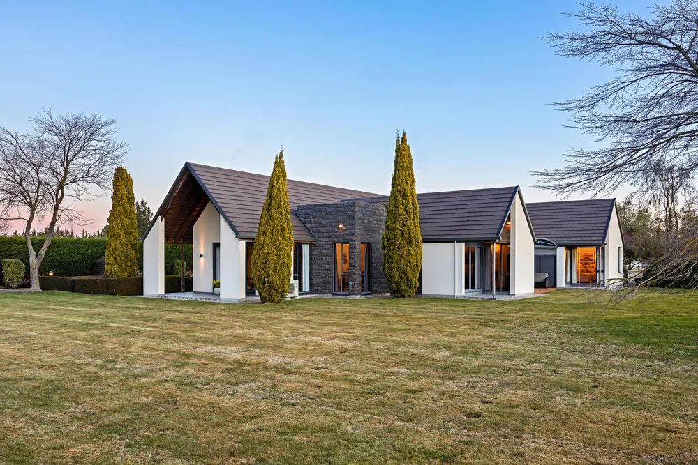 Photos of 131 Mount Thomas Road