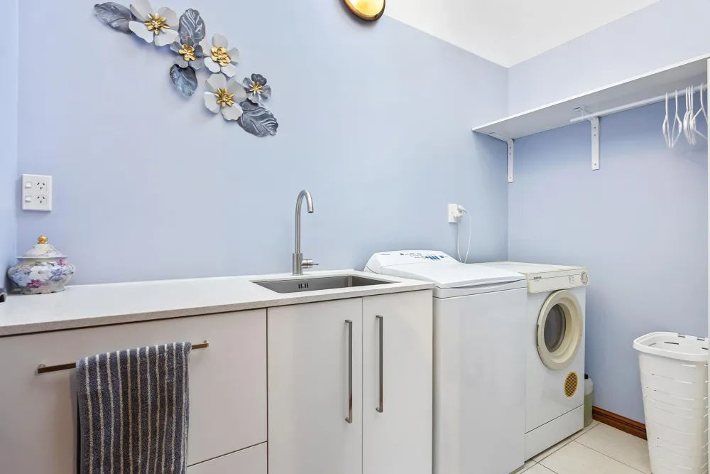 Photos of 131 Mount Thomas Road