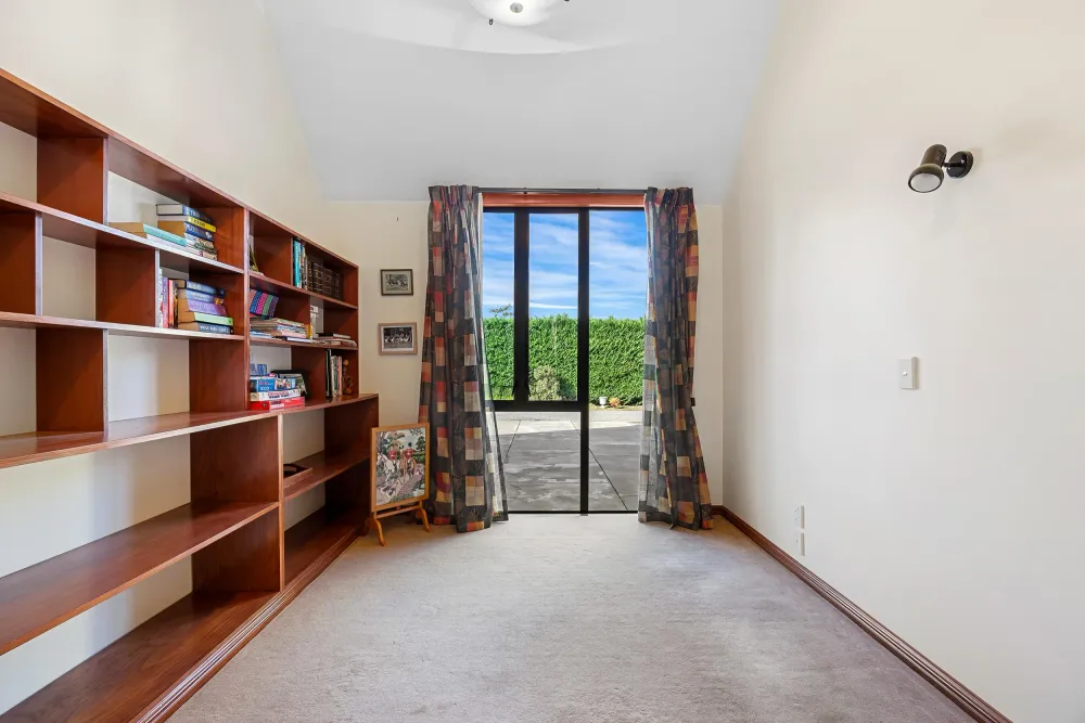 Photos of 131 Mount Thomas Road