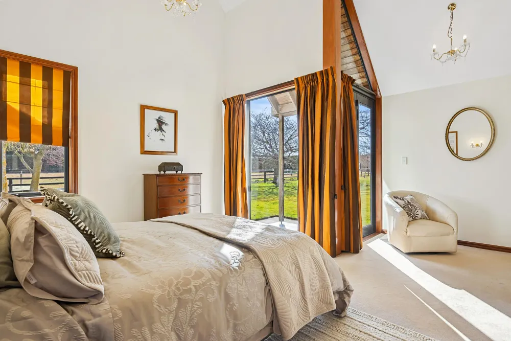 Photos of 131 Mount Thomas Road