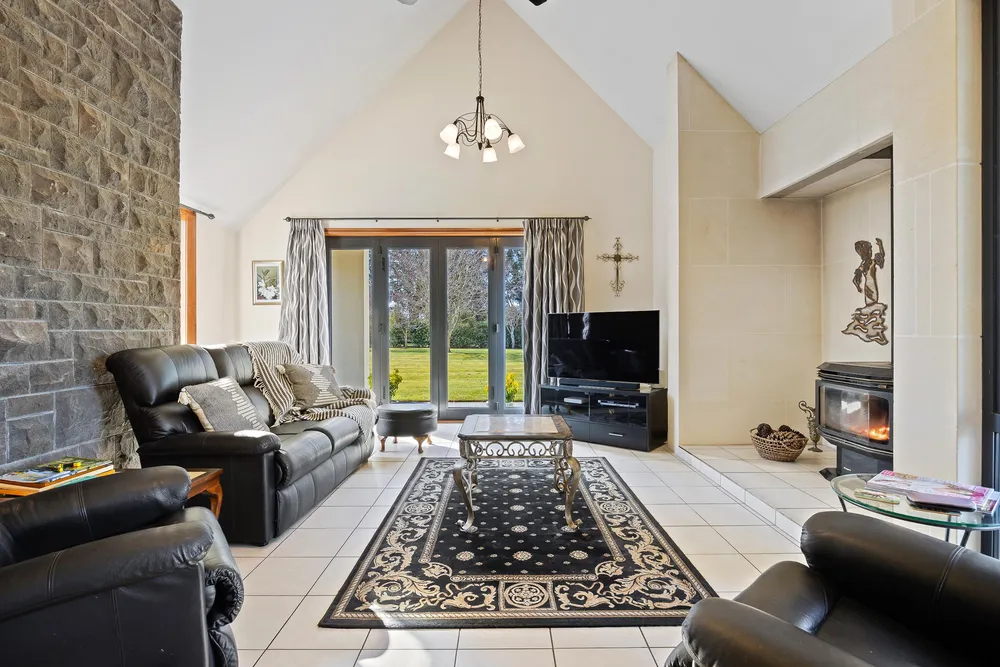 Photos of 131 Mount Thomas Road