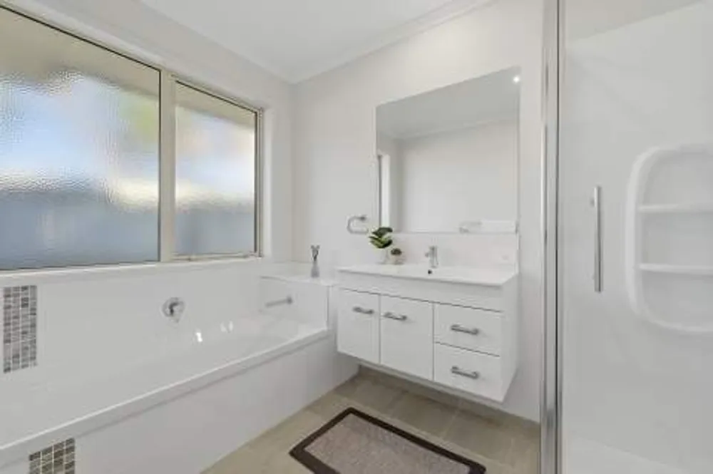 Photos of 35 Leet Crescent