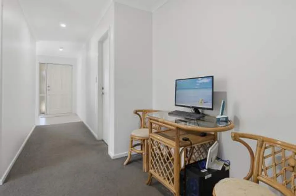 Photos of 35 Leet Crescent