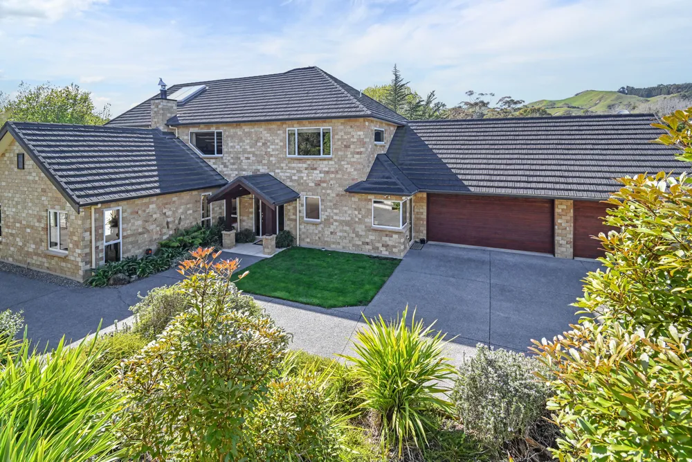 Photos of 132 Tauroa Road
