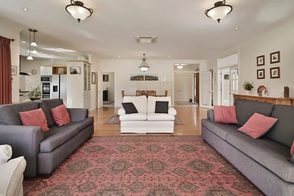 Photos of 132 Tauroa Road