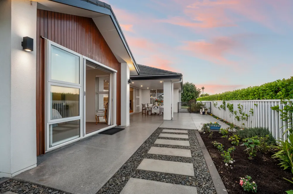 Photos of 94 Moffat Road
