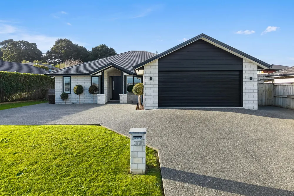 Photos of 37 Raithburn Terrace