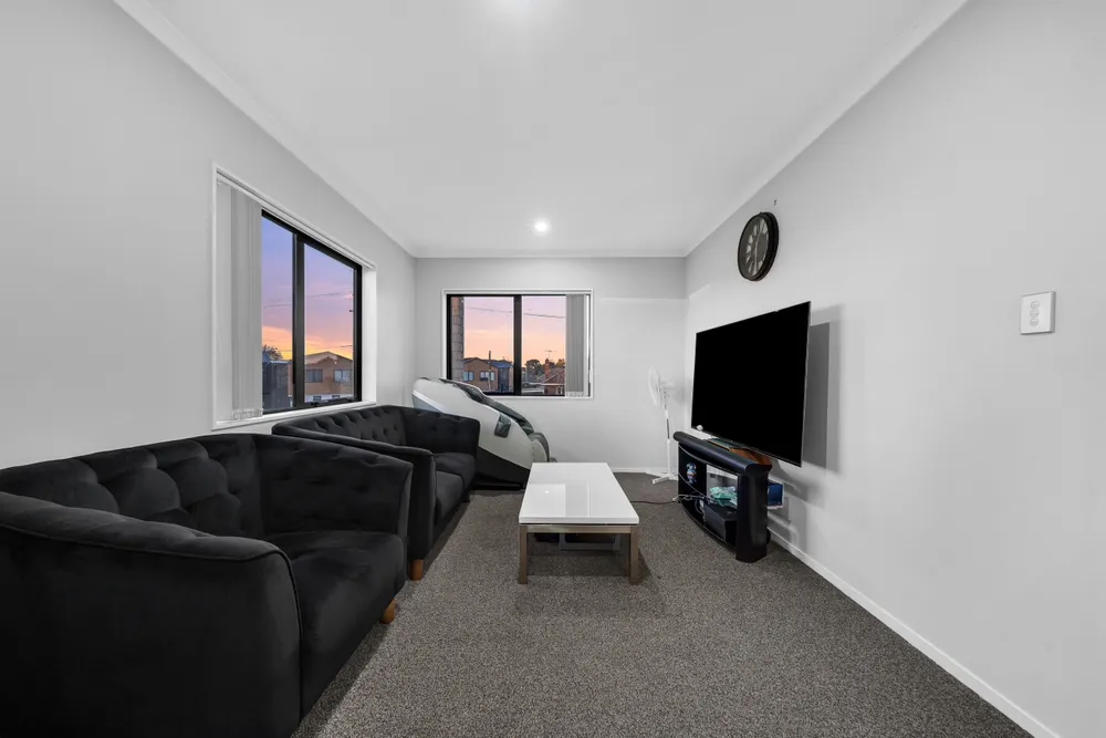 Photos of 15B Seymour Avenue