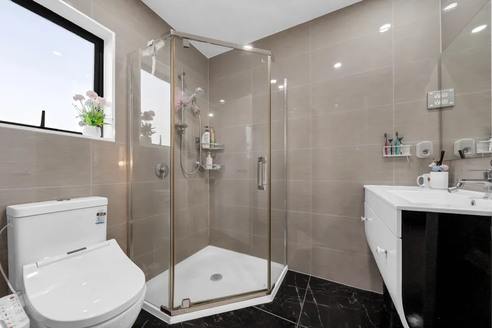 Photos of 15B Seymour Avenue