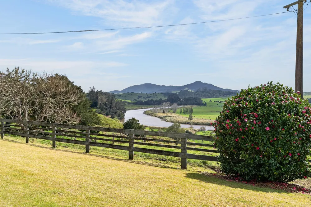 Photos of 1334 Pukehuia Road