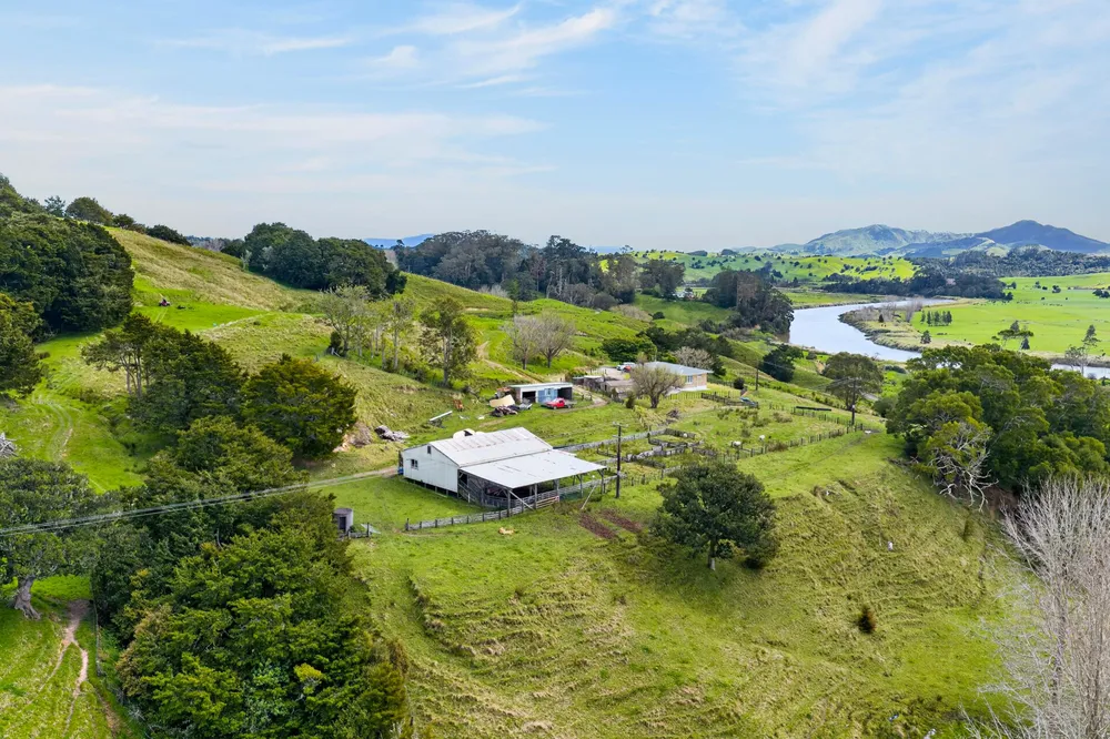 Photos of 1334 Pukehuia Road