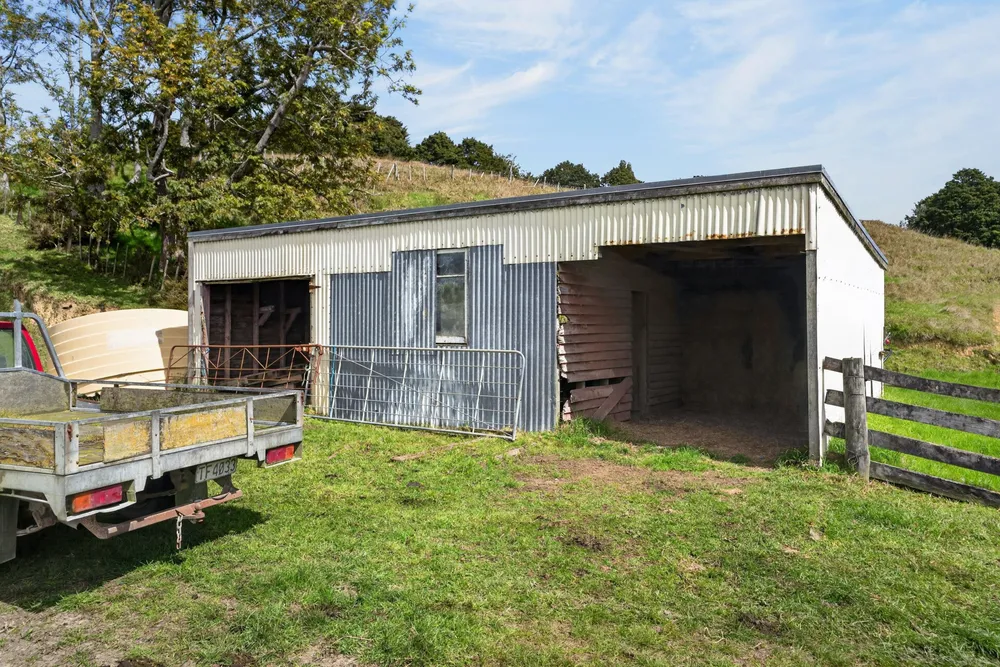 Photos of 1334 Pukehuia Road