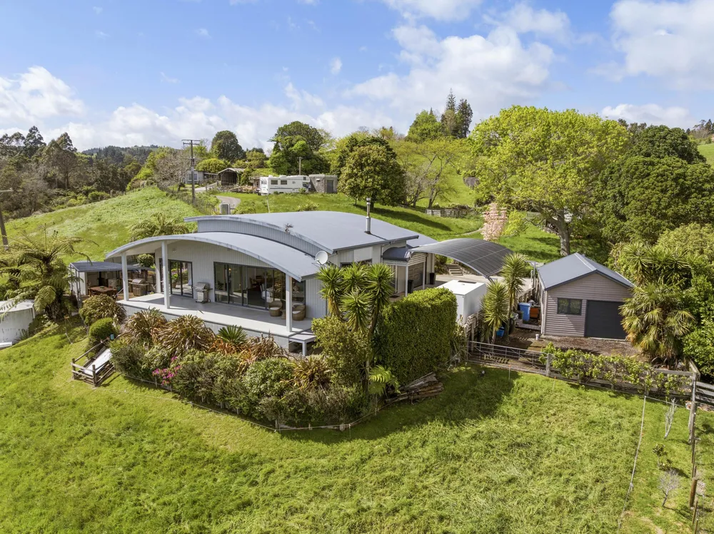 Photos of 857B Upper Ohauiti Road