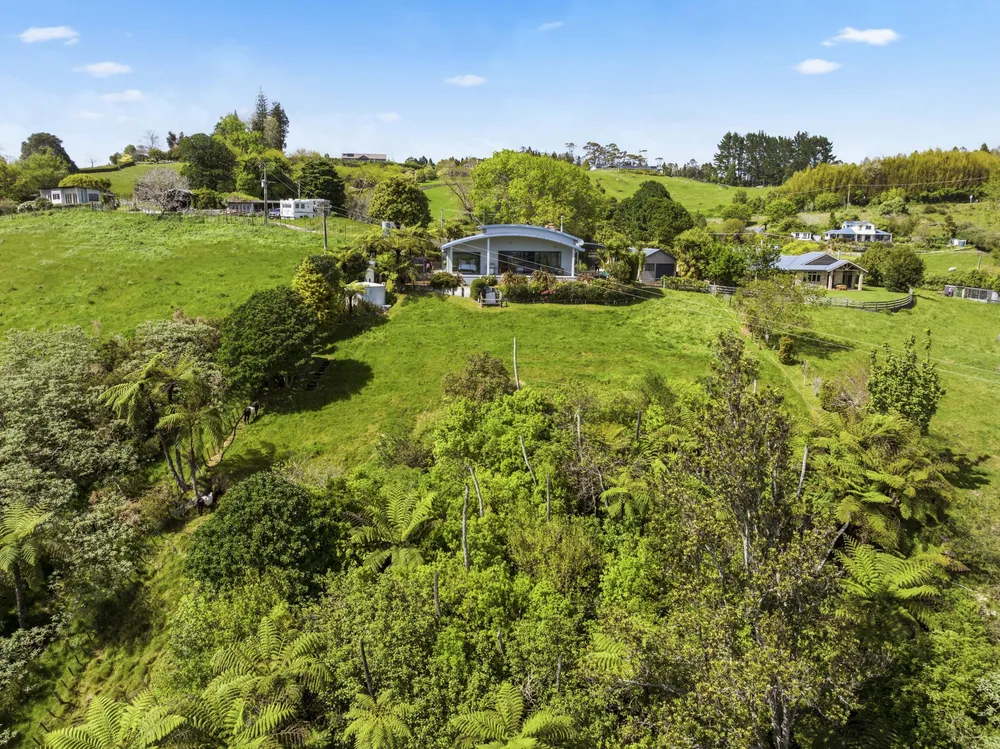 Photos of 857B Upper Ohauiti Road