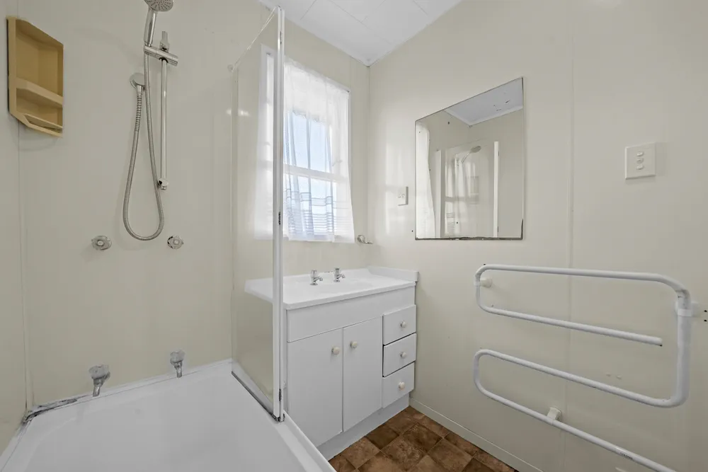 Photos of 27 Astor Place