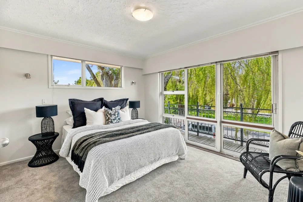 Photos of 333 Eastern Terrace