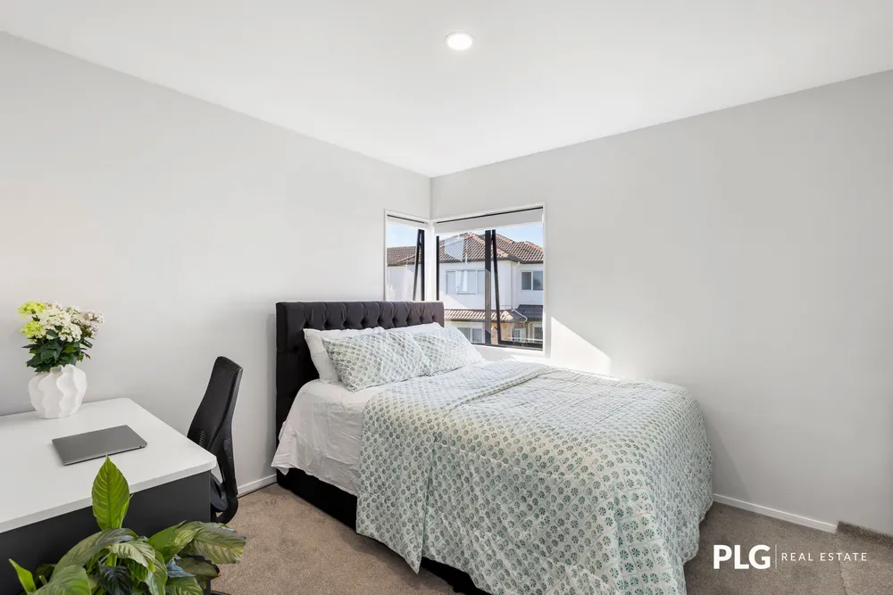 Photos of 11 Oakville Avenue