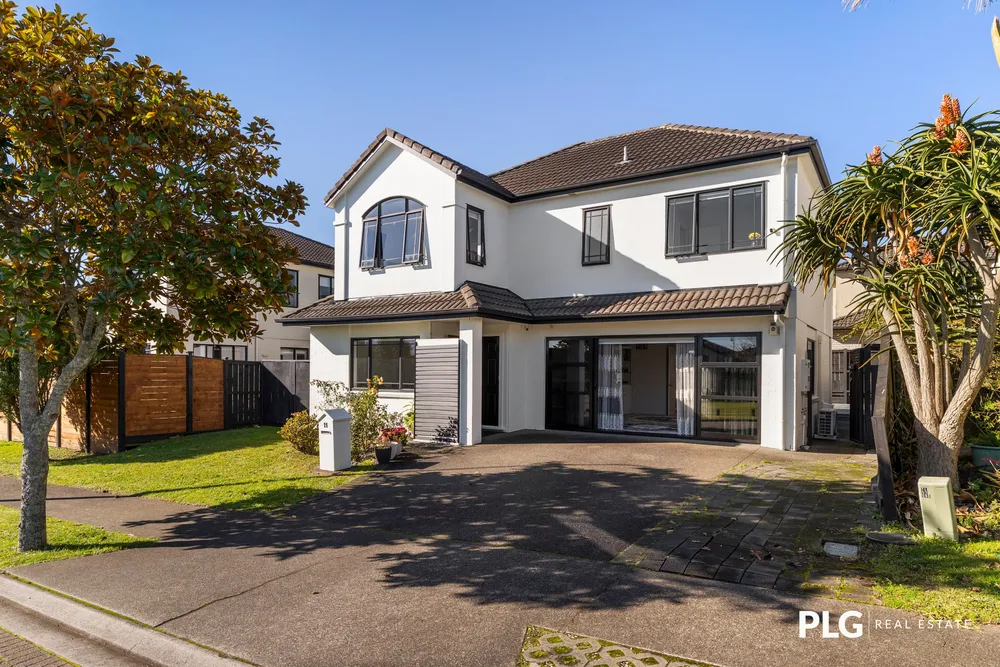 Photos of 11 Oakville Avenue