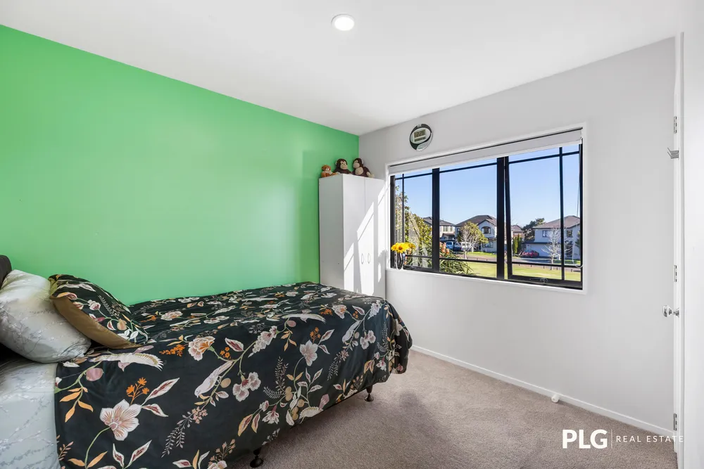 Photos of 11 Oakville Avenue