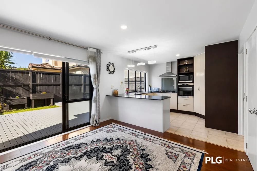 Photos of 11 Oakville Avenue