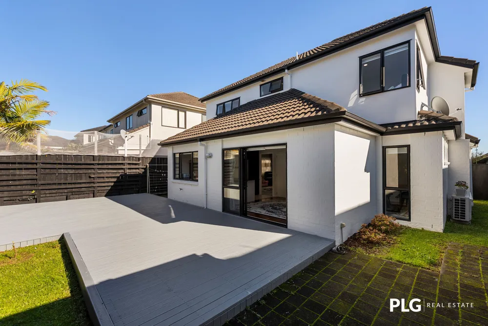 Photos of 11 Oakville Avenue