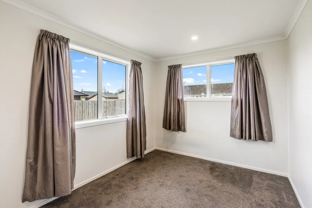 Photos of 92 Hinemoa Street