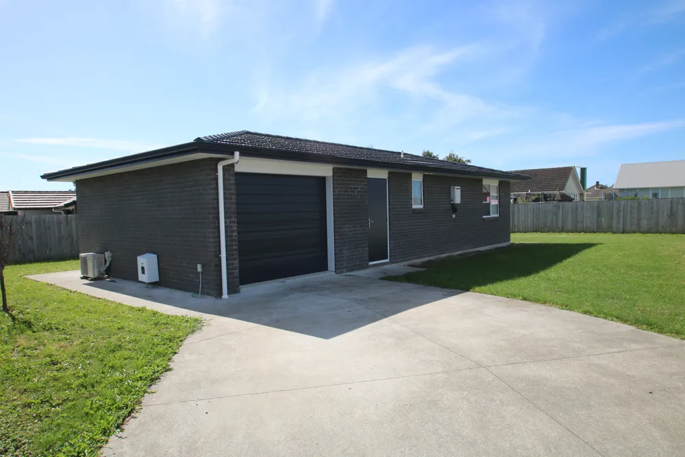 Photos of 92 Hinemoa Street