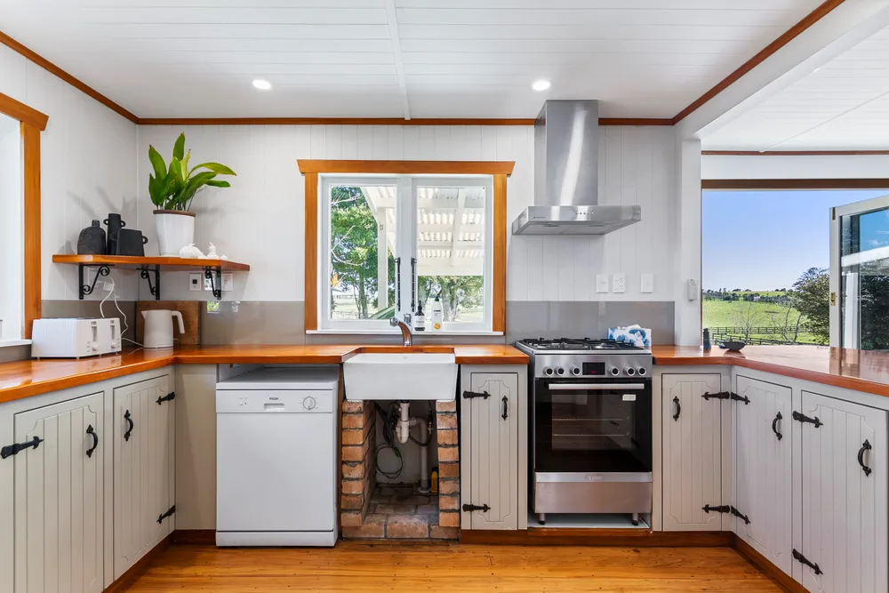Photos of 371 Seagrove Road