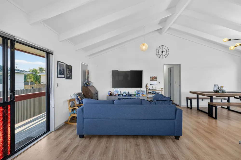Photos of 15B Lloyd Drive