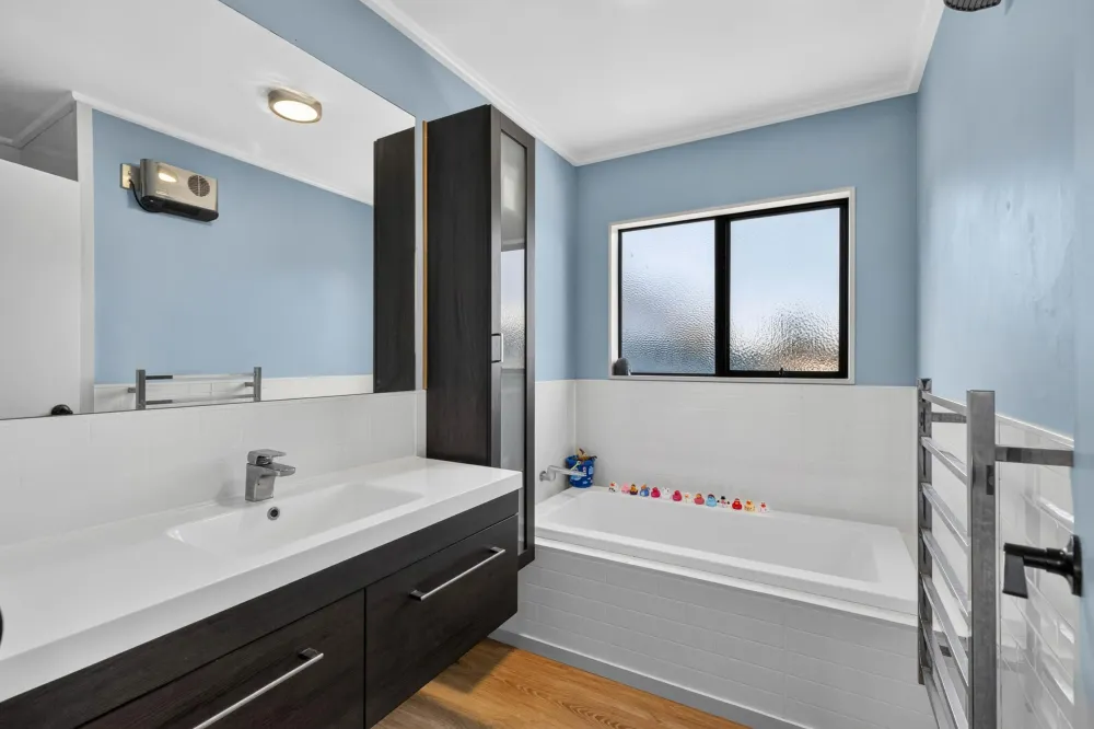 Photos of 15B Lloyd Drive