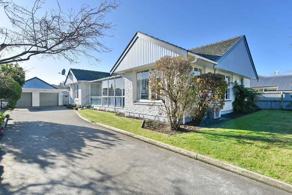 Photos of 338 Harewood Road
