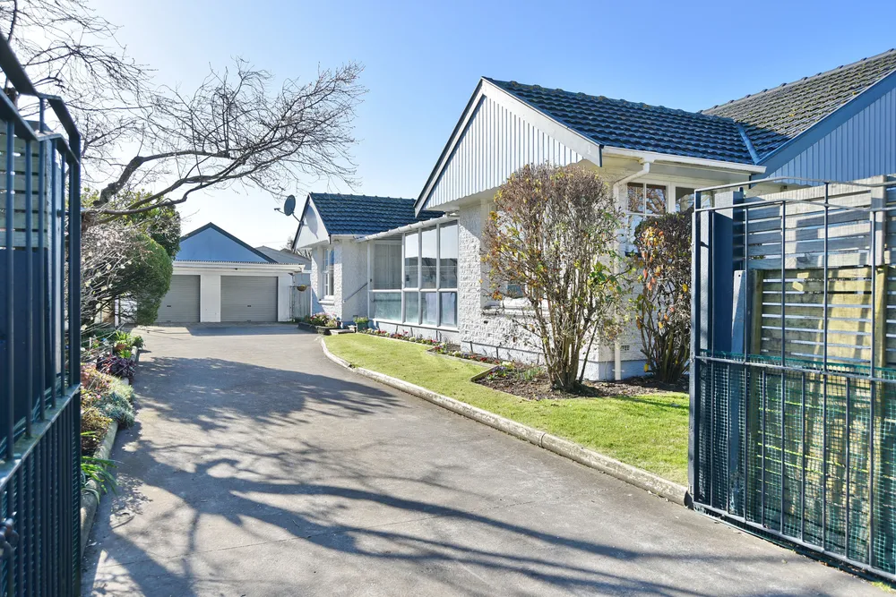 Photos of 338 Harewood Road