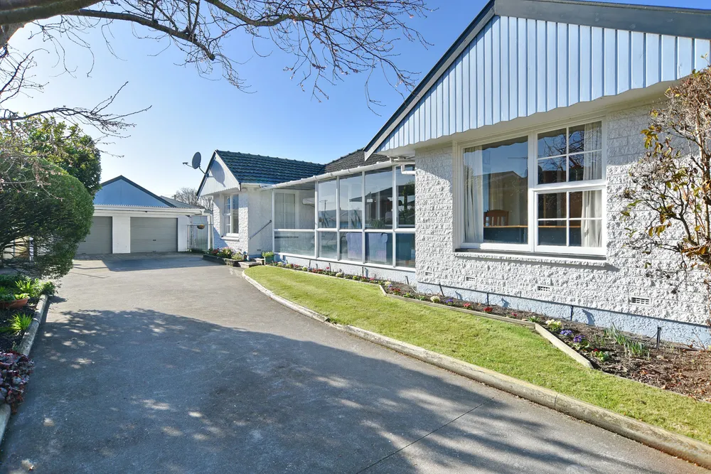 Photos of 338 Harewood Road