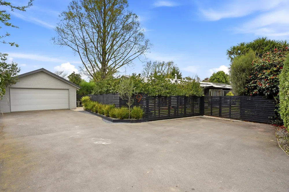 Photos of 9 Hadlow Place