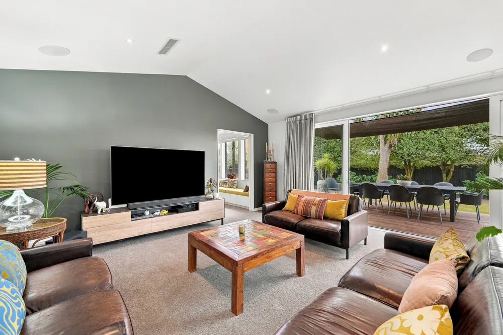 Photos of 9 Hadlow Place
