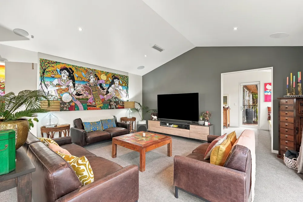 Photos of 9 Hadlow Place