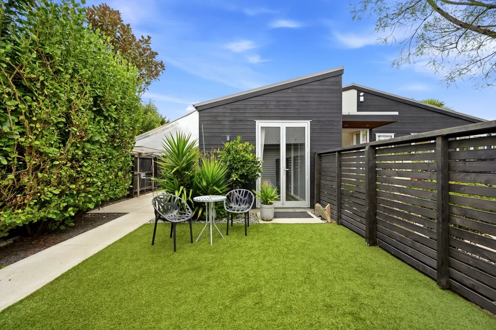 Photos of 9 Hadlow Place